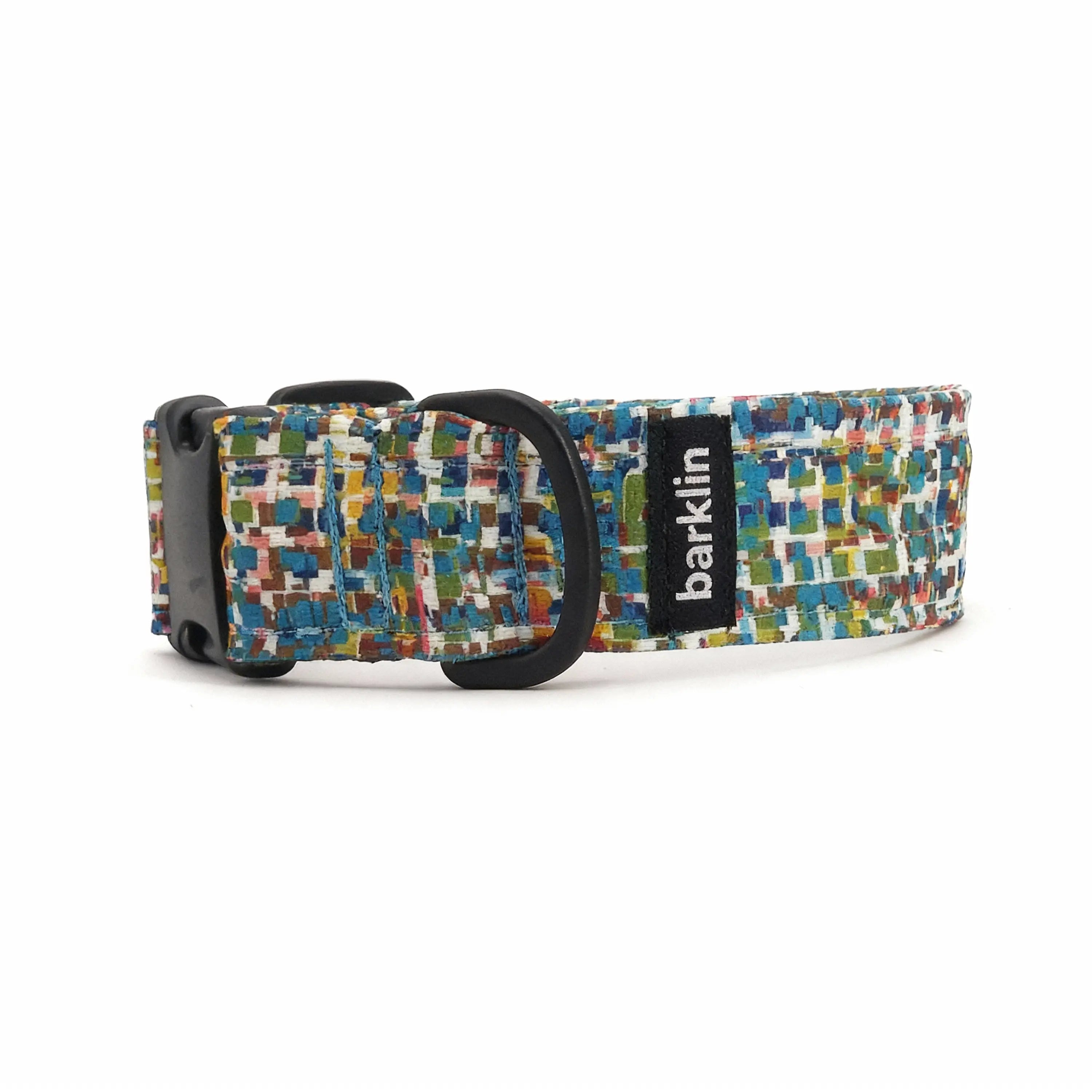 Glitch dog collar, 4 cm width, ECONABLE recycled buckle, front-arc product angle, REPREVE canvas, handmade in EU.