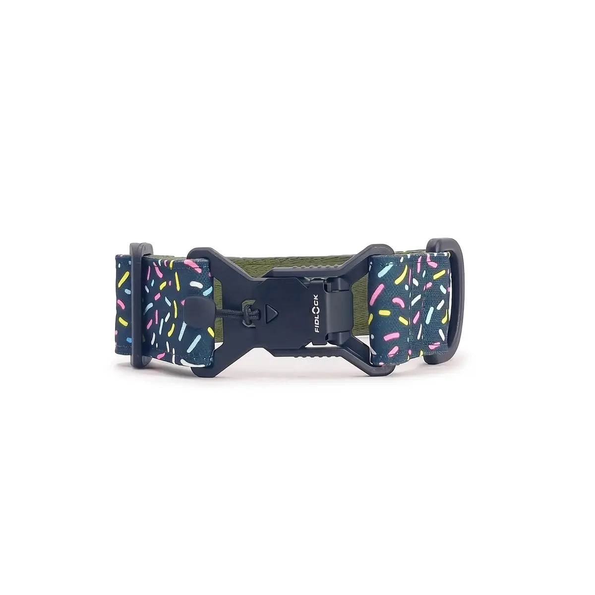 Zgardă lată pentru câini 4 cm model Eighties Sugar cu cataramă magnetică Fidlock care arată mecanismul de închidere