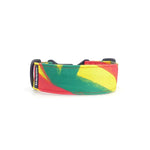 Zgardă lată pentru câini 4 cm model Rhythm cu compoziție de dungi roșu, galben și verde prezentată în formă curbată
